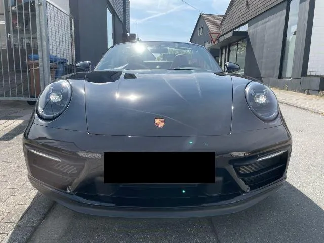 PORSCHE 911 Image 1